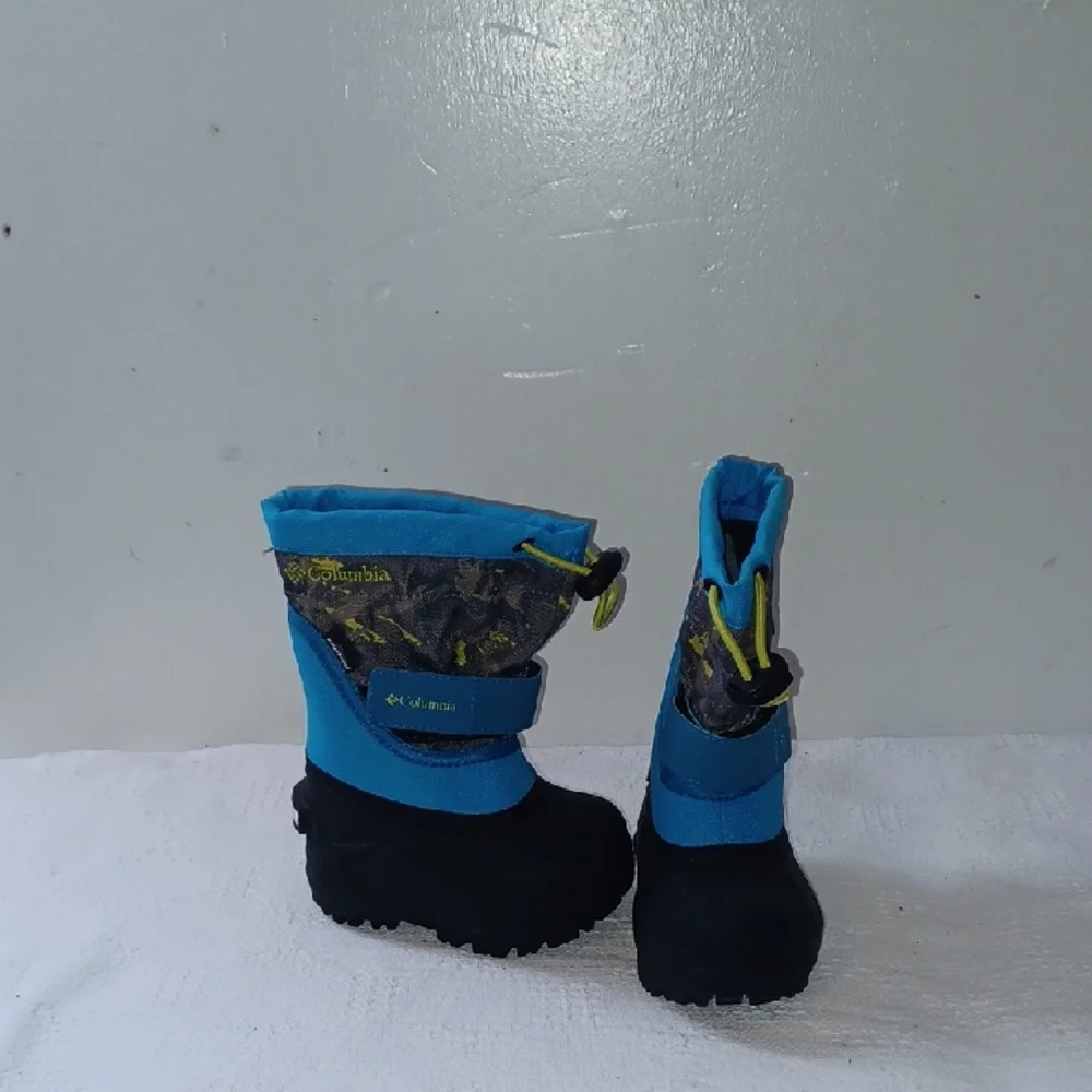 Columbia Kids' Blue and Black Winter Boots